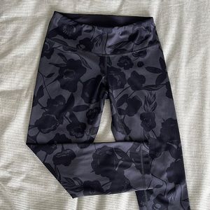 LuLulemon Cropped Leggings | Grey Floral | Size 4